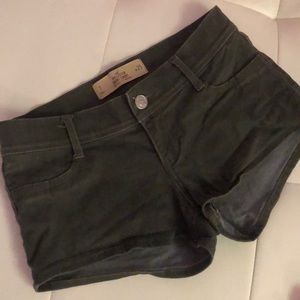 Hollister army green short short 2” inseam shorts low rise hip huggers Y2K